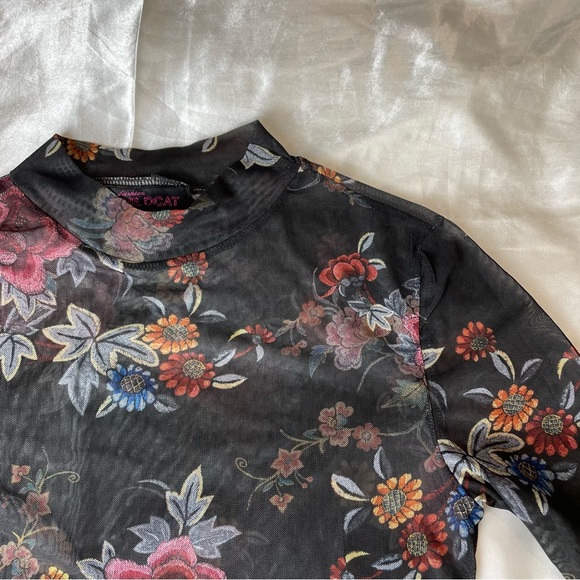 Mesh turtleneck full sleeve top in black / floral - Picture 3 of 7